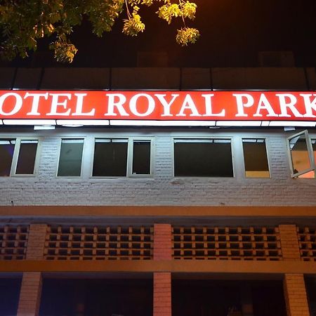 Hotel Royal Park 22 Чандігарх Екстер'єр фото
